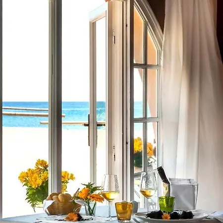 Riva Del Sole 호텔 마리나디캄포