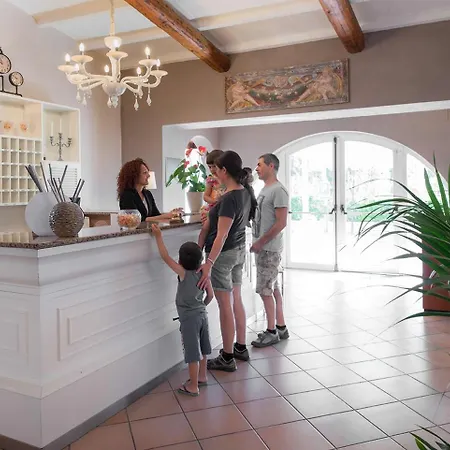 Riva Del Sole Otel 4*