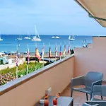 Riva Del Sole Hotel
