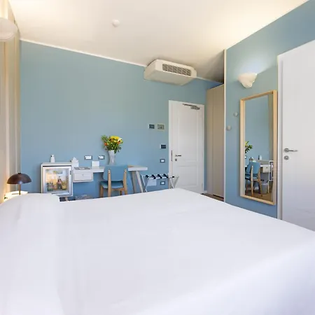 Hotel Riva Del Sole 4*