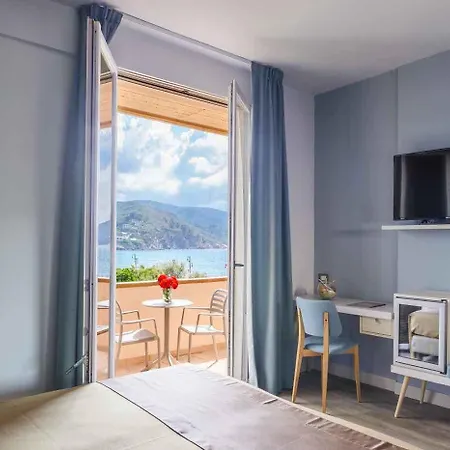 Riva Del Sole Hotel 4*