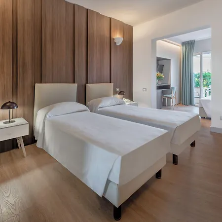 Hotel Riva Del Sole 4*